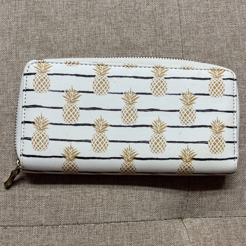 Pineapple Pattern Wallet - White and Gold